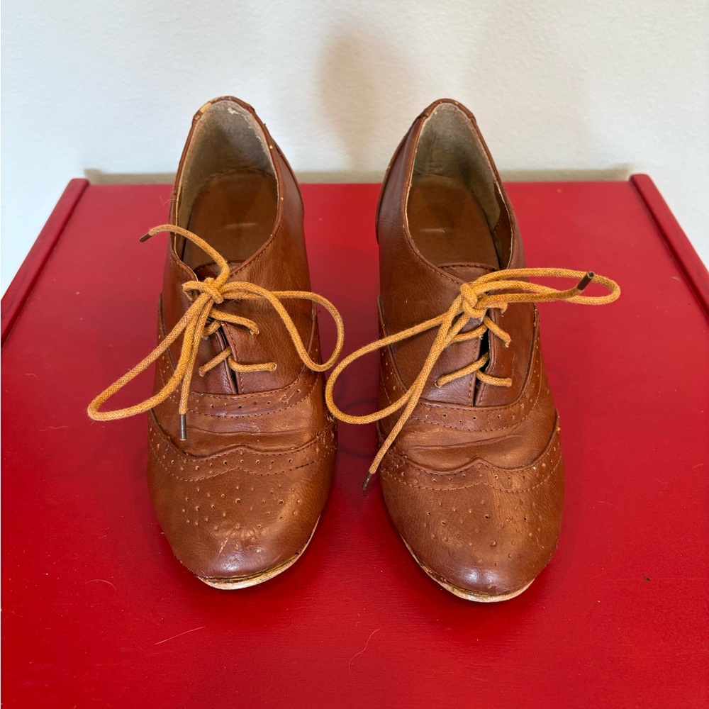 Women's Brown Leather Wingtip Lace-Up Heels
